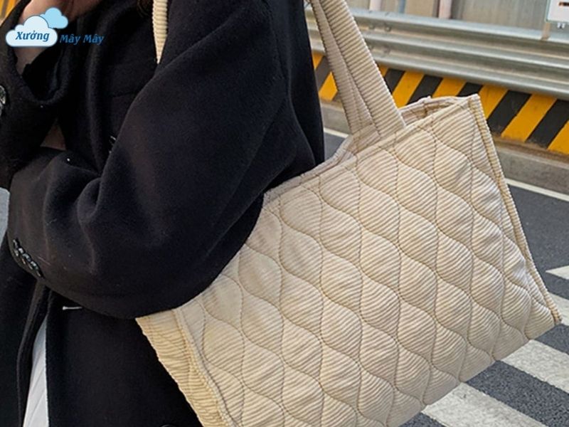 túi tote chần bông thời trang